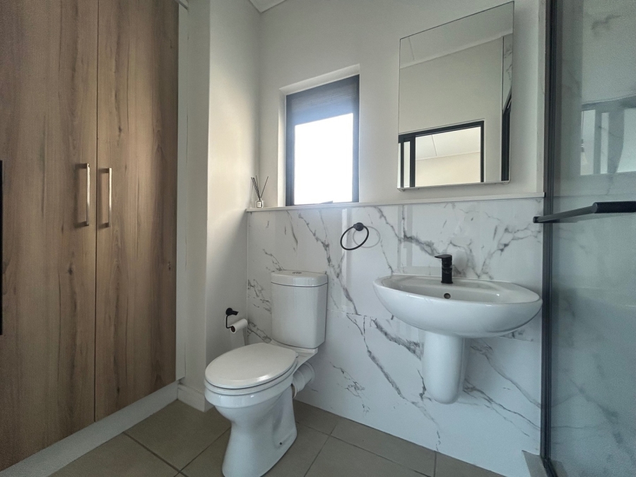 To Let 2 Bedroom Property for Rent in Sandown Western Cape